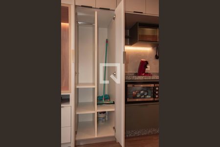 Studio para alugar com 22m², 1 quarto e sem vaga Studio para alugar com 22m², 1 quarto e sem vagaArmário de serviço