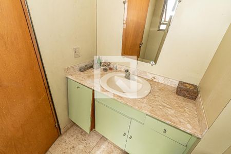 Apartamento à venda com 200m², 4 quartos e 2 vagas Apartamento à venda com 200m², 4 quartos e 2 vagasDetalhe Banheiro da Suíte 4