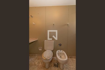 Apartamento à venda com 200m², 4 quartos e 2 vagas Apartamento à venda com 200m², 4 quartos e 2 vagasBanheiro da Suíte 3