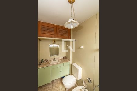 Apartamento à venda com 200m², 4 quartos e 2 vagas Apartamento à venda com 200m², 4 quartos e 2 vagasBanheiro da Suíte 4