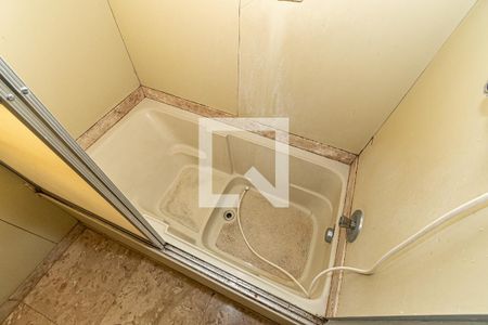 Apartamento à venda com 200m², 4 quartos e 2 vagas Apartamento à venda com 200m², 4 quartos e 2 vagasDetalhe Banheiro da Suíte 1