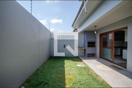 Casa de condomínio à venda com 172m², 3 quartos e 2 vagasQuintal