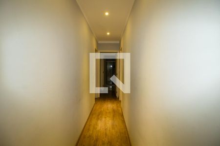 Casa à venda com 460m², 6 quartos e 5 vagas Casa à venda com 460m², 6 quartos e 5 vagasCorredor