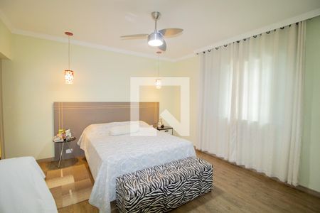 Casa à venda com 460m², 6 quartos e 5 vagas Casa à venda com 460m², 6 quartos e 5 vagasQuarto 3