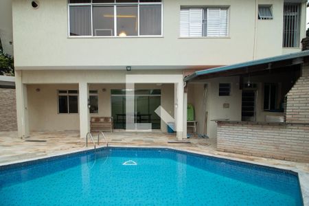 Casa à venda com 460m², 6 quartos e 5 vagas Casa à venda com 460m², 6 quartos e 5 vagasPiscina
