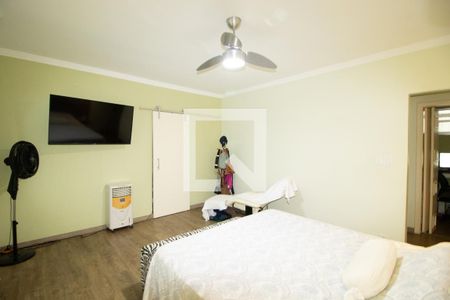 Casa à venda com 460m², 6 quartos e 5 vagas Casa à venda com 460m², 6 quartos e 5 vagasQuarto 3