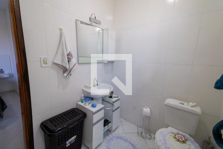 Casa à venda com 132m², 3 quartos e 2 vagas Casa à venda com 132m², 3 quartos e 2 vagasBanheiro