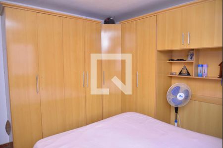 Casa à venda com 168m², 3 quartos e 3 vagas Casa à venda com 168m², 3 quartos e 3 vagasQuarto 2 - Armários