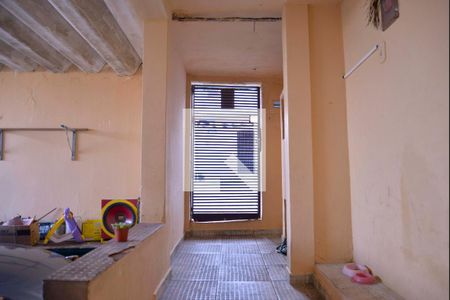 Casa à venda com 168m², 3 quartos e 3 vagas Casa à venda com 168m², 3 quartos e 3 vagasEntrada