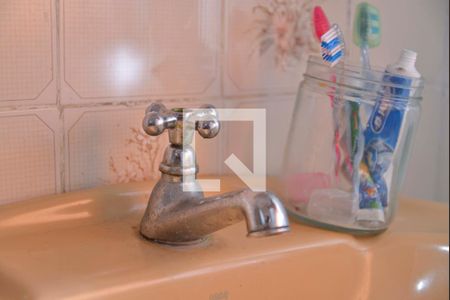 Casa à venda com 168m², 3 quartos e 3 vagas Casa à venda com 168m², 3 quartos e 3 vagasBanheiro Suite