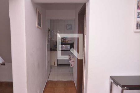 Casa à venda com 168m², 3 quartos e 3 vagas Casa à venda com 168m², 3 quartos e 3 vagasCorredor