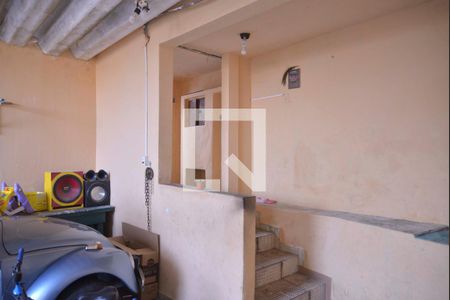 Casa à venda com 168m², 3 quartos e 3 vagas Casa à venda com 168m², 3 quartos e 3 vagasEntrada