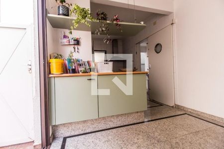Casa de condomínio à venda com 318m², 4 quartos e 4 vagas
