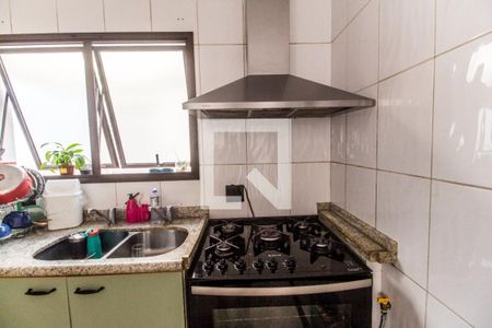 Casa de condomínio à venda com 318m², 4 quartos e 4 vagas
