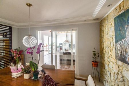 Casa de condomínio à venda com 318m², 4 quartos e 4 vagas