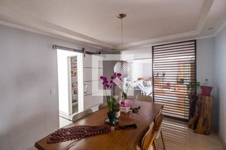 Casa de condomínio à venda com 318m², 4 quartos e 4 vagas