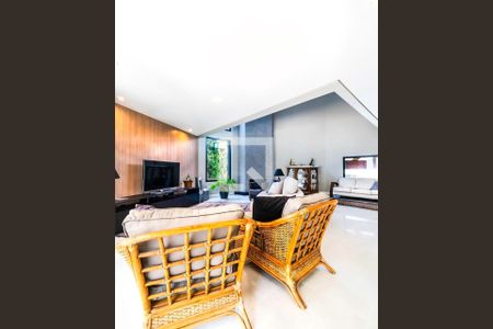 Casa de condomínio à venda com 430m², 3 quartos e 2 vagas