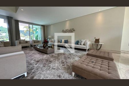 Casa de condomínio à venda com 740m², 5 quartos e 3 vagas