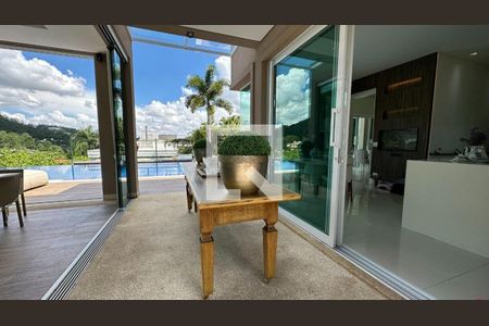 Casa de condomínio à venda com 740m², 5 quartos e 3 vagas