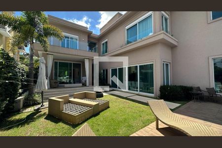 Casa de condomínio à venda com 740m², 5 quartos e 3 vagas