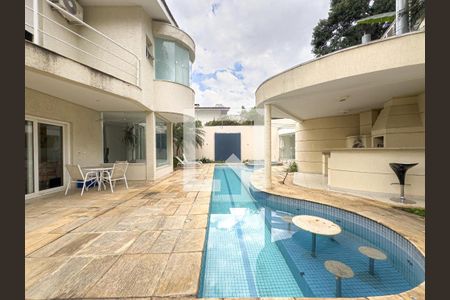 Casa à venda com 560m², 4 quartos e 4 vagas