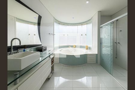 Casa à venda com 560m², 4 quartos e 4 vagas