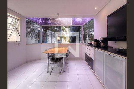 Casa à venda com 560m², 4 quartos e 4 vagas