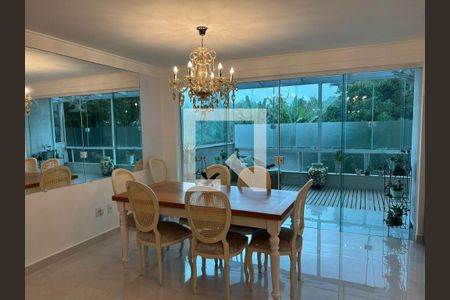 Casa de condomínio à venda com 300m², 5 quartos e 3 vagas