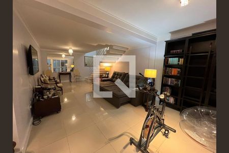 Casa de condomínio à venda com 300m², 5 quartos e 3 vagas