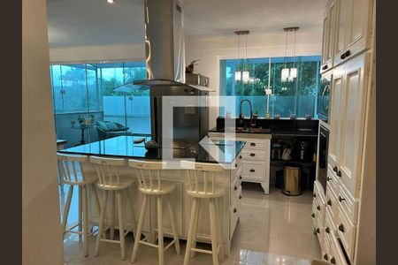 Casa de condomínio à venda com 300m², 5 quartos e 3 vagas