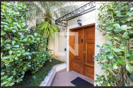 Casa de condomínio à venda com 550m², 4 quartos e 5 vagas