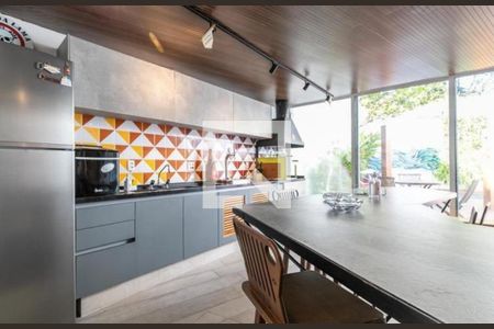 Casa de condomínio à venda com 550m², 4 quartos e 5 vagas