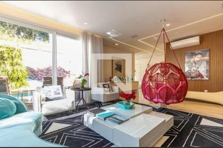 Casa de condomínio à venda com 550m², 4 quartos e 5 vagas