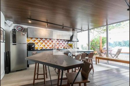 Casa de condomínio à venda com 550m², 4 quartos e 5 vagas