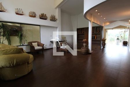 Casa de condomínio à venda com 700m², 4 quartos e 4 vagas