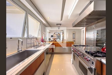 Apartamento à venda com 590m², 4 quartos e 6 vagas