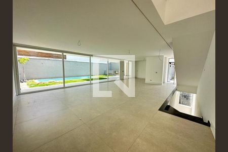 Casa de condomínio à venda com 450m², 4 quartos e 4 vagas