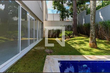 Casa de condomínio à venda com 525m², 4 quartos e 5 vagas