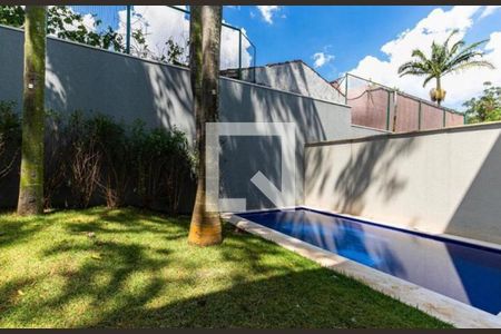 Casa de condomínio à venda com 525m², 4 quartos e 5 vagas