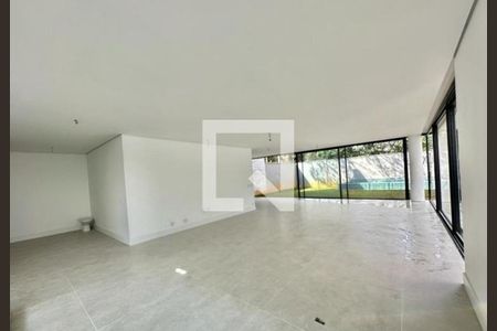 Casa de condomínio à venda com 748m², 3 quartos e 5 vagas