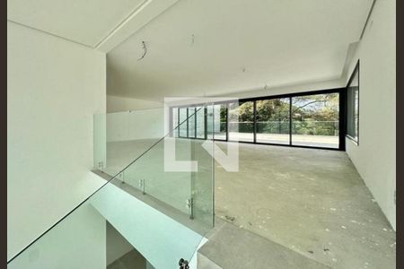 Casa de condomínio à venda com 748m², 3 quartos e 5 vagas