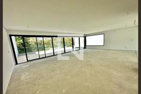Casa de condomínio à venda com 748m², 3 quartos e 5 vagas