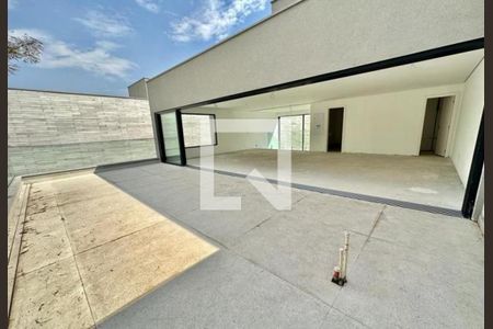 Casa de condomínio à venda com 748m², 3 quartos e 5 vagas