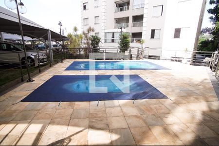 Apartamento à venda com 132m², 3 quartos e 2 vagas Apartamento à venda com 132m², 3 quartos e 2 vagasÁrea comum - Piscina