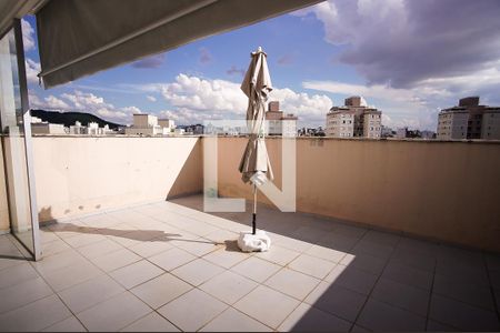 Apartamento à venda com 132m², 3 quartos e 2 vagas Apartamento à venda com 132m², 3 quartos e 2 vagasTerraço