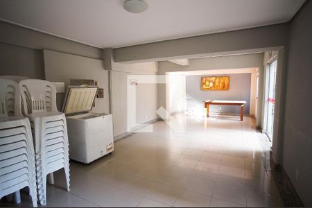 Apartamento à venda com 132m², 3 quartos e 2 vagas Apartamento à venda com 132m², 3 quartos e 2 vagasÁrea comum - Salão