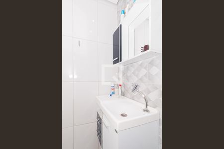 Casa à venda com 159m², 6 quartos e 2 vagas Casa à venda com 159m², 6 quartos e 2 vagasCasa 2 Banheiro