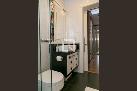 Casa à venda com 470m², 5 quartos e sem vaga Casa à venda com 470m², 5 quartos e sem vagaBanheiro da Suíte 1