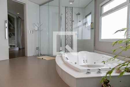 Casa à venda com 470m², 5 quartos e sem vaga Casa à venda com 470m², 5 quartos e sem vagaBanheiro da Suíte 3