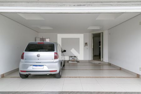 Casa à venda com 470m², 5 quartos e sem vaga Casa à venda com 470m², 5 quartos e sem vagaGaragem